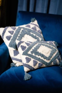 Boho Poduszka dekoracyjna z ciemnym wzorem