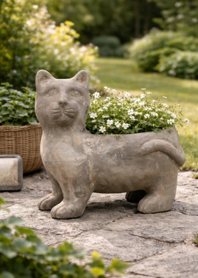 Garden_old_ Donica_kot_antique_chocolate.jpg